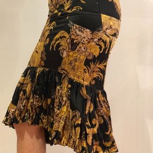 Roberto Cavalli beautiful silk skirt size XS.